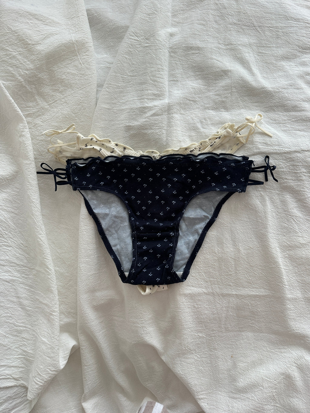 Petal Cotton Thongs Pack
