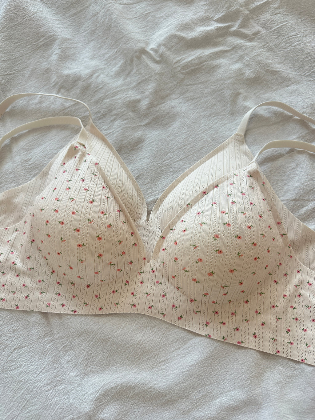 Invisible V-Neck Bra